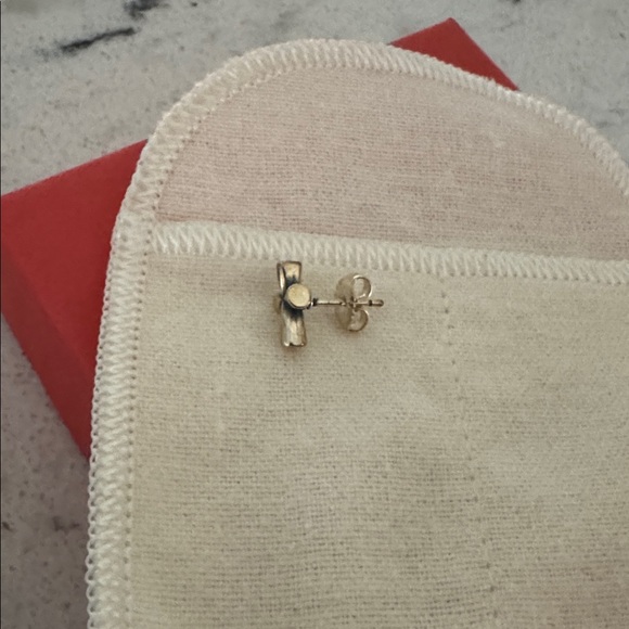 RARE James Avery Silver Cross Earrings - Picture 3 of 3